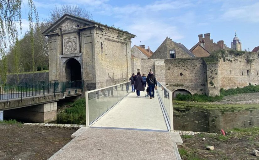 Nouvelle passerelle à Bergues